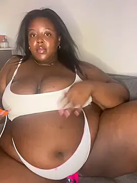 Snapshot of BouncyBBW chatting on July 16, 2026, 10:38 pm BouncyBBW online show from July 16, 2026, 10:38 pm