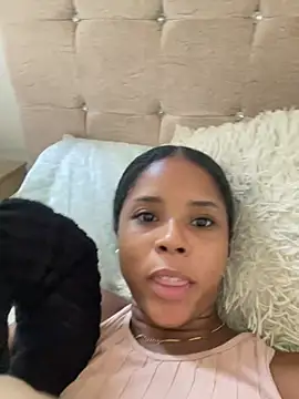 LIA PARKERR online show from March 26, 2026, 7:41 pm