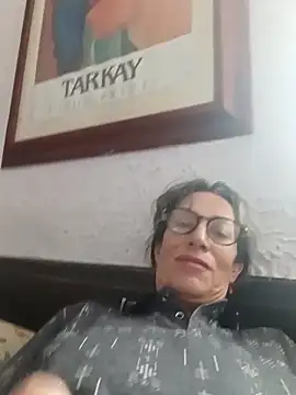 laurasofia45 online show from February 27, 2026, 3:45 pm