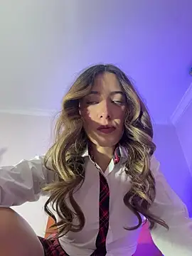 kloe  t18 online show from February 16, 2026, 2:24 pm