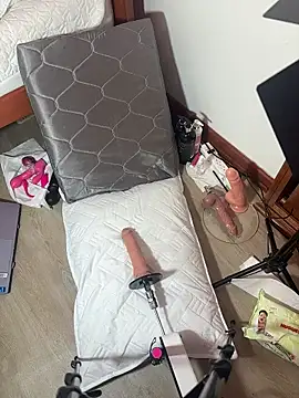 kloe  t18 online show from March 29, 2026, 7:41 am