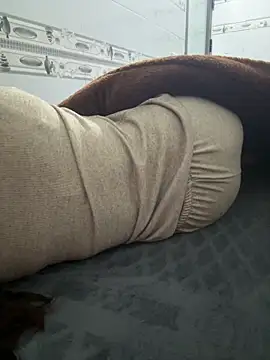 kimoanh102 online show from February 22, 2026, 12:47 pm