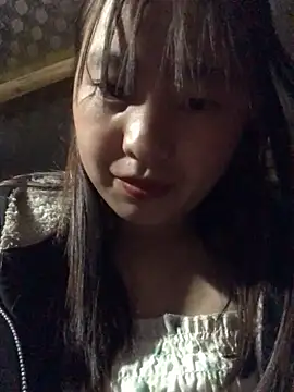 honeyyy110 online show from February 8, 2026, 2:42 pm