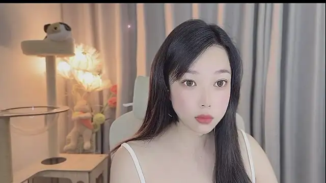 Snapshot of Yumi_yuni chatting on May 6, 2026, 1:14 am Yumi yuni online show from May 6, 2026, 1:14 am