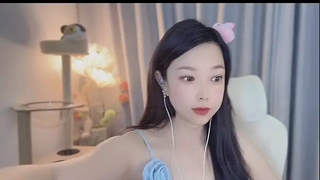 Snapshot of Yumi_yuni chatting on May 8, 2026, 1:22 am Yumi yuni online show from May 8, 2026, 1:22 am