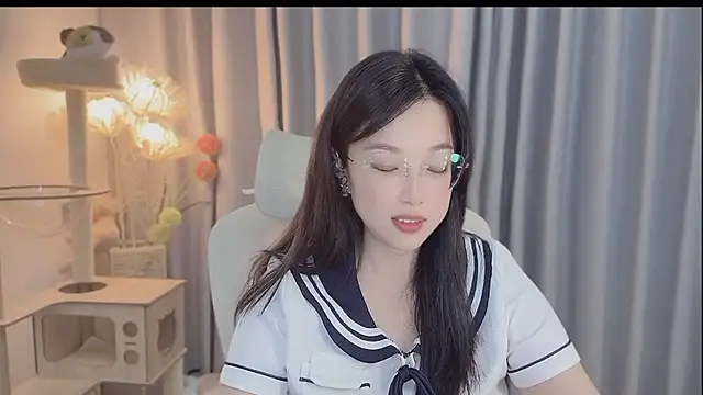 Snapshot of Yumi_yuni chatting on May 9, 2026, 2:33 pm Yumi yuni online show from May 9, 2026, 2:33 pm