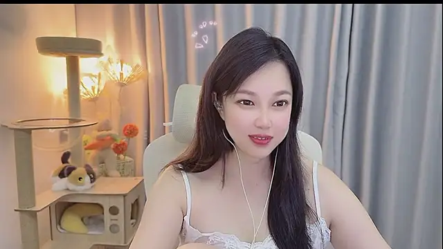 Snapshot of Yumi_yuni chatting on June 4, 2026, 1:17 pm Yumi yuni online show from June 4, 2026, 1:17 pm