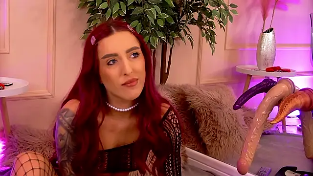 CrystalRedd online show from March 17, 2026, 7:12 am