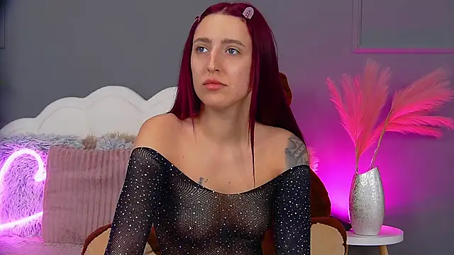 CrystalRedd online show from April 23, 2026, 4:46 am