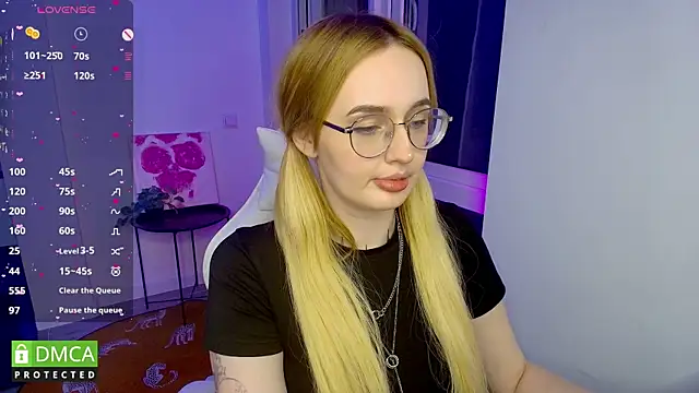 Snapshot of AdeLuna chatting on May 30, 2026, 9:45 pm AdeLuna online show from May 30, 2026, 9:45 pm