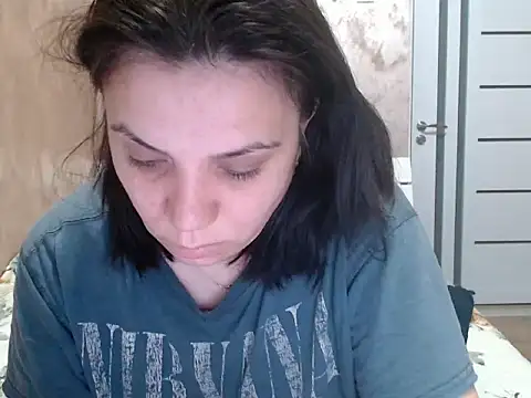 LorraGrey online show from April 7, 2026, 3:29 am