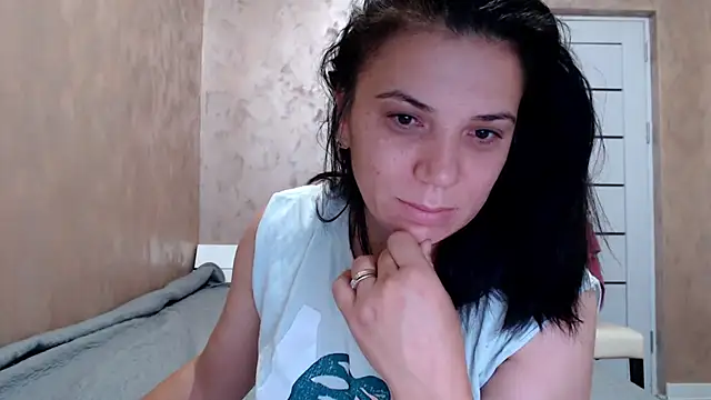 LorraGrey online show from July 13, 2026, 3:42 am