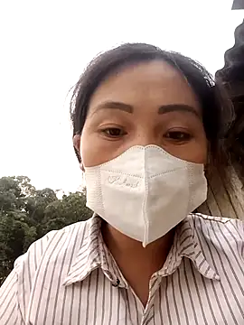 hot-luna- online show from March 29, 2026, 10:59 am