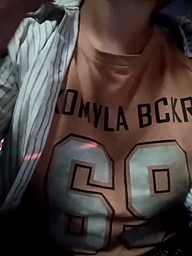 hot-luna- online show from April 16, 2026, 11:29 pm