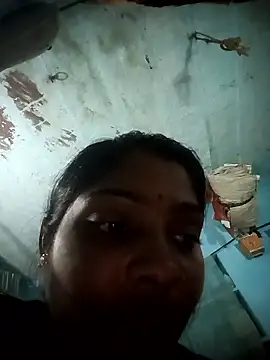 Hotty raghni online show from February 14, 2026, 3:09 pm