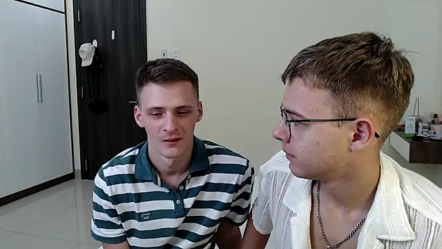 NikiKerryCum online show from May 3, 2026, 2:23 pm