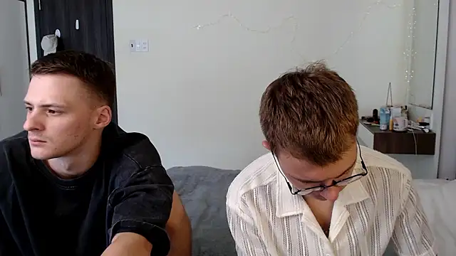 NikiKerryCum online show from May 22, 2026, 2:51 am