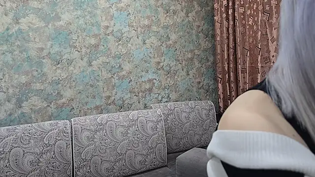 Yunakiss online show from February 13, 2026, 7:54 pm