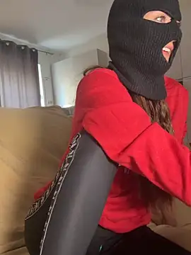 la mora69 online show from April 10, 2026, 2:44 pm