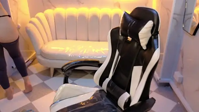 Valerie moon b online show from February 12, 2026, 12:55 pm