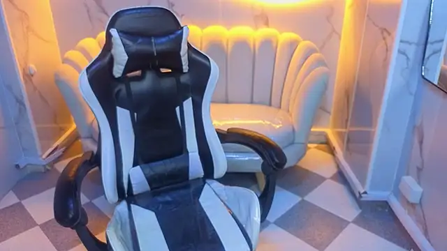 Valerie moon b online show from March 4, 2026, 12:55 pm