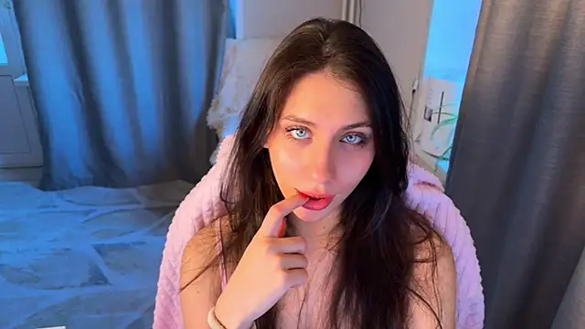 lunawho online show from March 26, 2026, 3:45 am