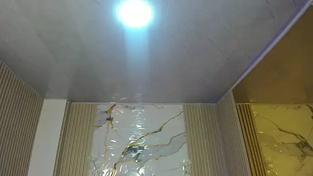 Siena Tay online show from April 22, 2026, 11:34 am