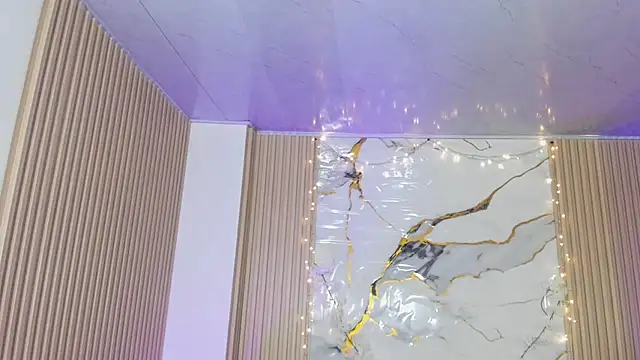 Siena Tay online show from April 23, 2026, 11:42 am