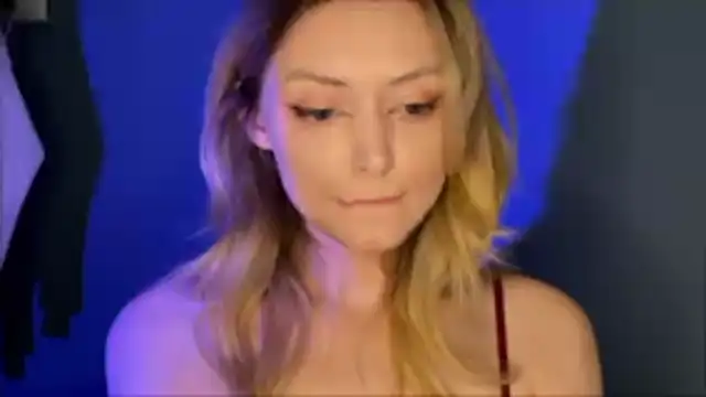 Leecey online show from February 13, 2026, 11:23 pm