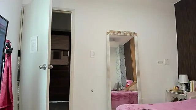 AlisHoward online show from April 4, 2026, 9:51 am