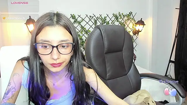 Snapshot of nana__rousse chatting on February 8, 2026, 11:52 pm nana rousse online show from February 8, 2026, 11:52 pm