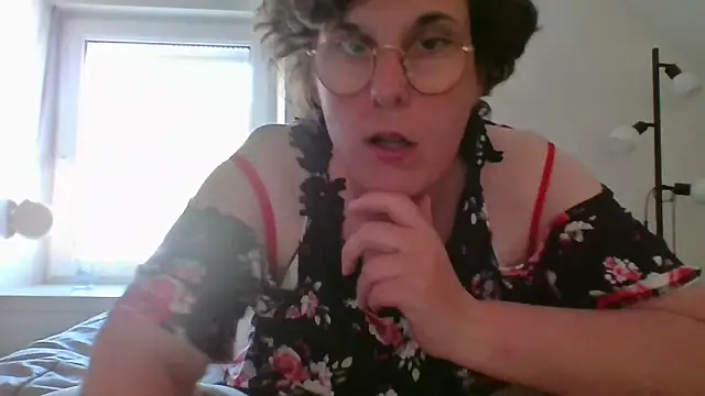 OIseauNoir88 online show from April 26, 2026, 4:04 pm