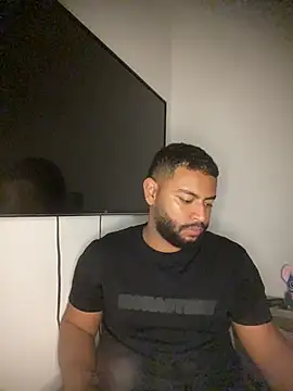 Snapshot of KLEYTON33 chatting on February 1, 2026, 5:17 am KLEYTON33 online show from February 1, 2026, 5:17 am