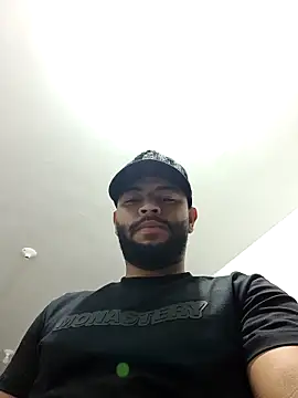 Snapshot of KLEYTON33 chatting on February 4, 2026, 5:24 am KLEYTON33 online show from February 4, 2026, 5:24 am