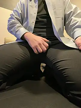 yuuuuusuke00 online show from February 9, 2026, 1:09 am