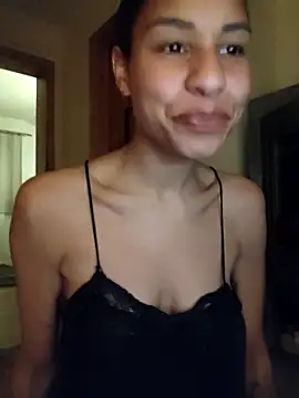 YaraEstelle online show from March 3, 2026, 8:04 pm