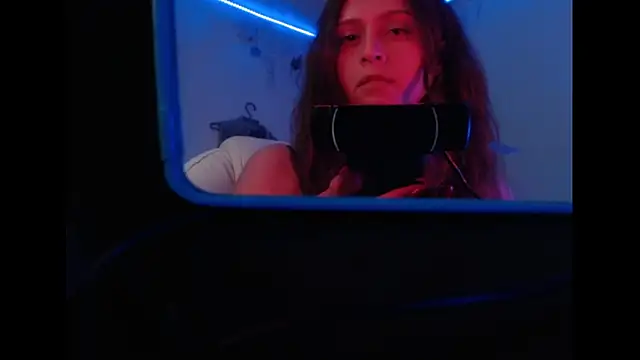 Lametaleralatina online show from April 24, 2026, 4:53 pm