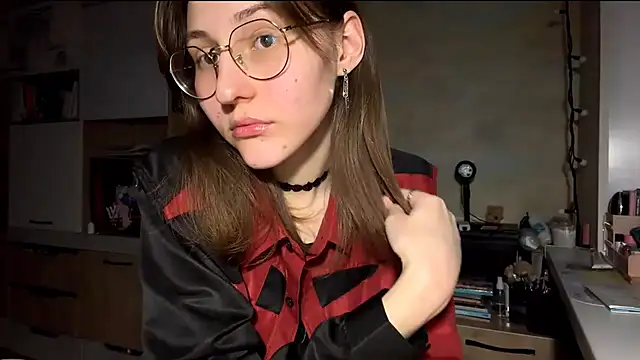 Miaaa Moon online show from February 5, 2026, 4:22 pm