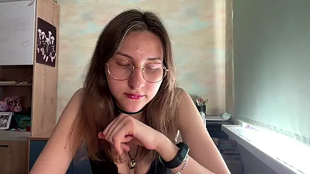 Snapshot of Miaaa_Moon chatting on May 19, 2026, 11:38 am Miaaa Moon online show from May 19, 2026, 11:38 am