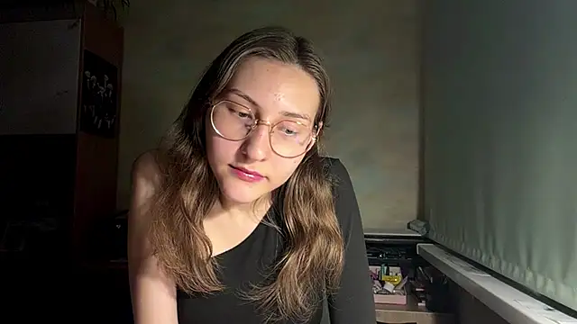 Snapshot of Miaaa_Moon chatting on May 28, 2026, 6:38 pm Miaaa Moon online show from May 28, 2026, 6:38 pm