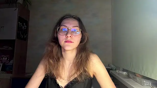 Snapshot of Miaaa_Moon chatting on June 1, 2026, 7:15 pm Miaaa Moon online show from June 1, 2026, 7:15 pm