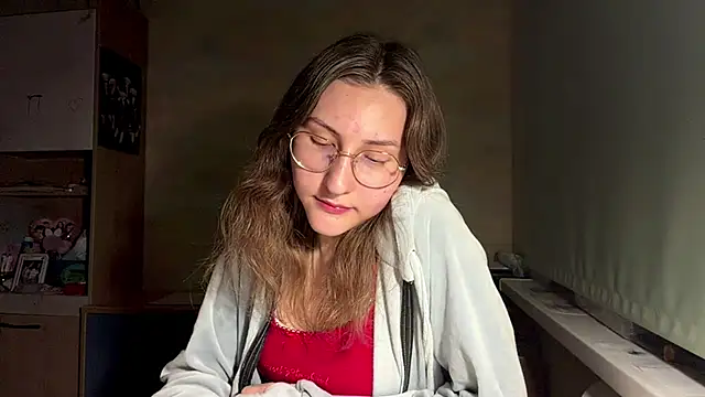 Snapshot of Miaaa_Moon chatting on June 2, 2026, 7:16 pm Miaaa Moon online show from June 2, 2026, 7:16 pm