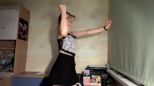 Snapshot of Miaaa_Moon chatting on June 16, 2026, 7:38 pm Miaaa Moon online show from June 16, 2026, 7:38 pm
