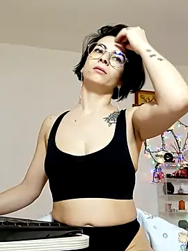 emacandy online show from February 9, 2026, 8:18 am