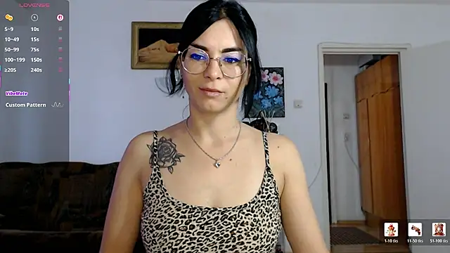 Snapshot of emacandy chatting on August 3, 2026, 2:22 pm emacandy online show from August 3, 2026, 2:22 pm