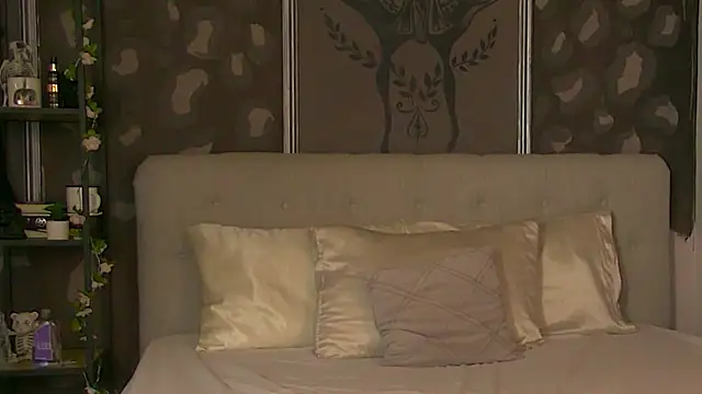 NyssaRaven online show from March 12, 2026, 5:24 am