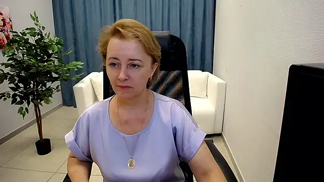 Snapshot of MONA_W chatting on June 4, 2026, 11:05 am MONA W online show from June 4, 2026, 11:05 am