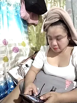 Zyramae 25 online show from February 17, 2026, 6:54 am