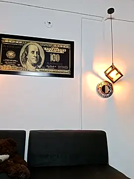 whitney brown  online show from April 18, 2026, 1:48 pm