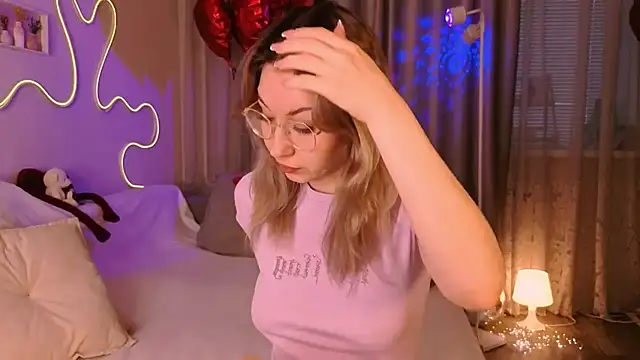 lusciousslily online show from February 26, 2026, 1:37 am